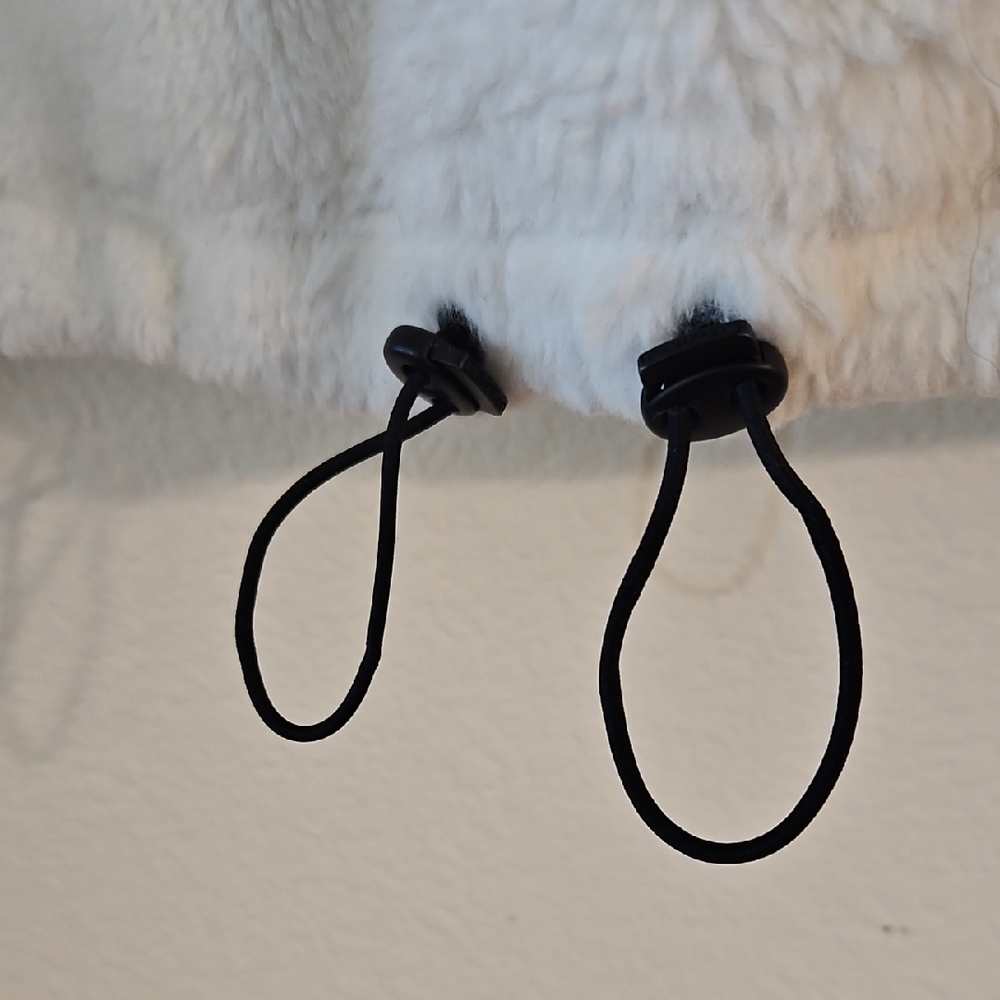 Calvin Klein White Fleece with Black Accents - Picture 3 of 4